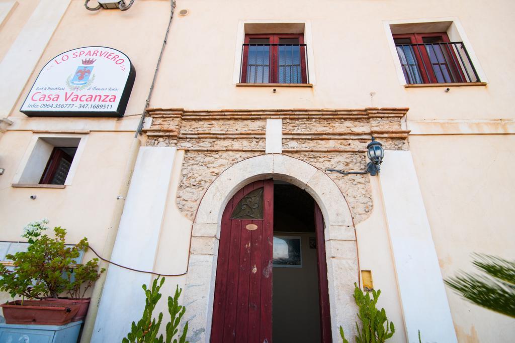 Bed and Breakfast Lo Sparviero Джераче Экстерьер фото