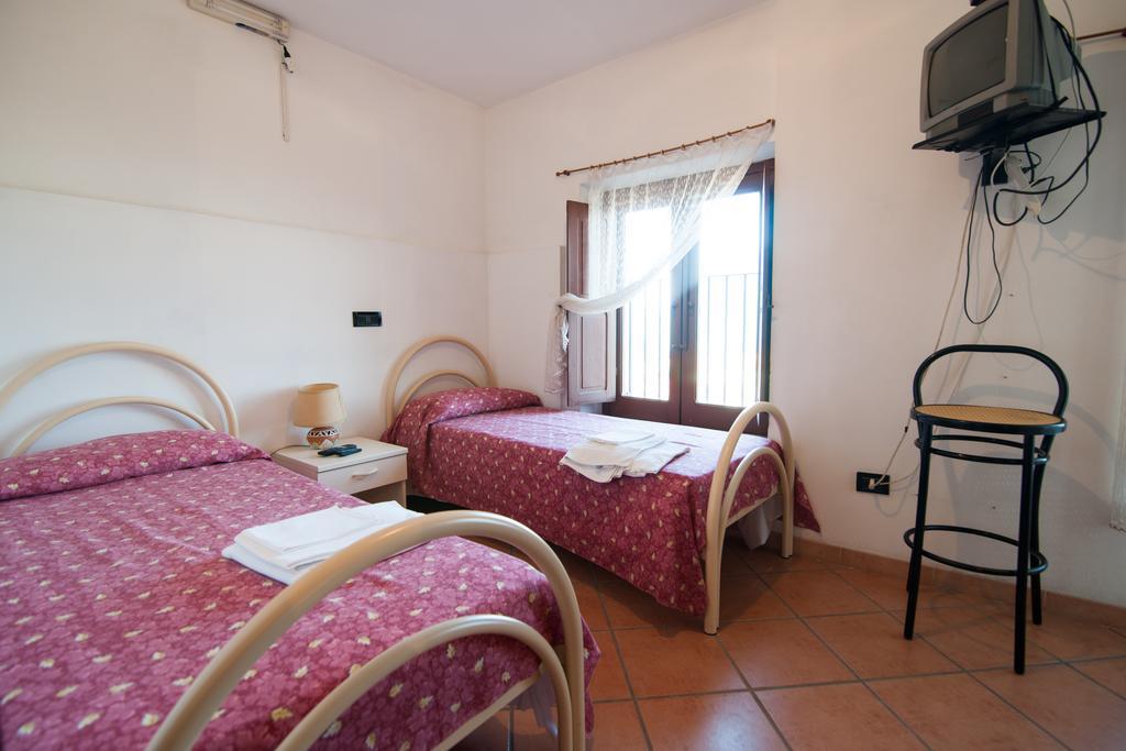 Bed and Breakfast Lo Sparviero Джераче Экстерьер фото